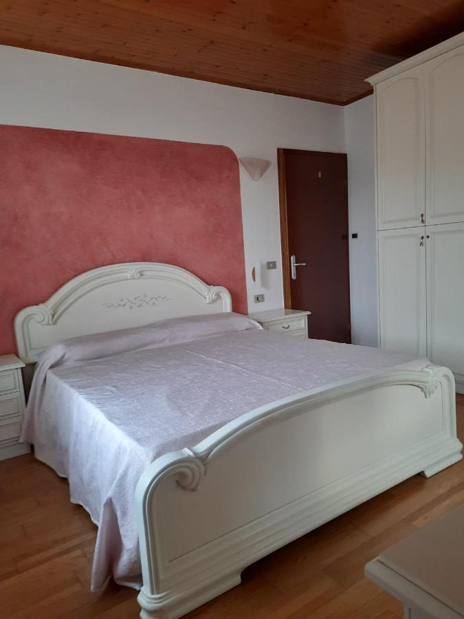 Villa Casa Santa Emerenziana à Tuenno Extérieur photo
